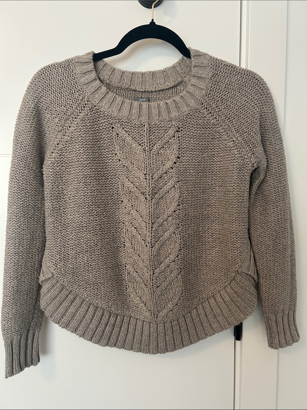 aerie Crewneck Cable Knit Sweater XS